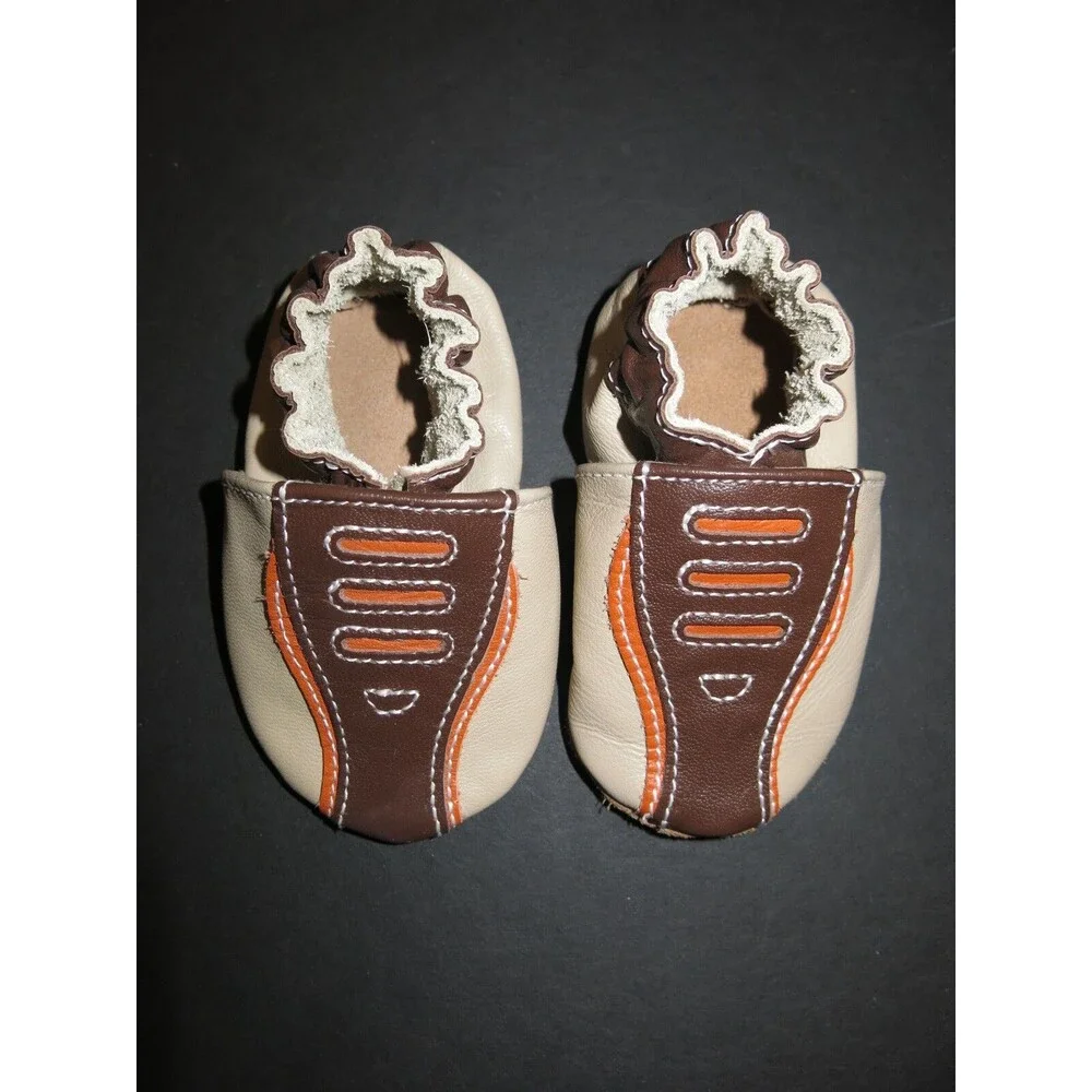 Robeez baby infant crib shoes boys 6 M leather slip on brown tan trainers sporty